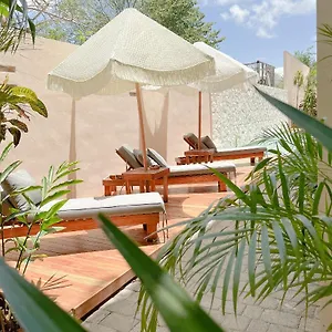 https://la-veleta-luxury-condos.quintano-roohotels.com